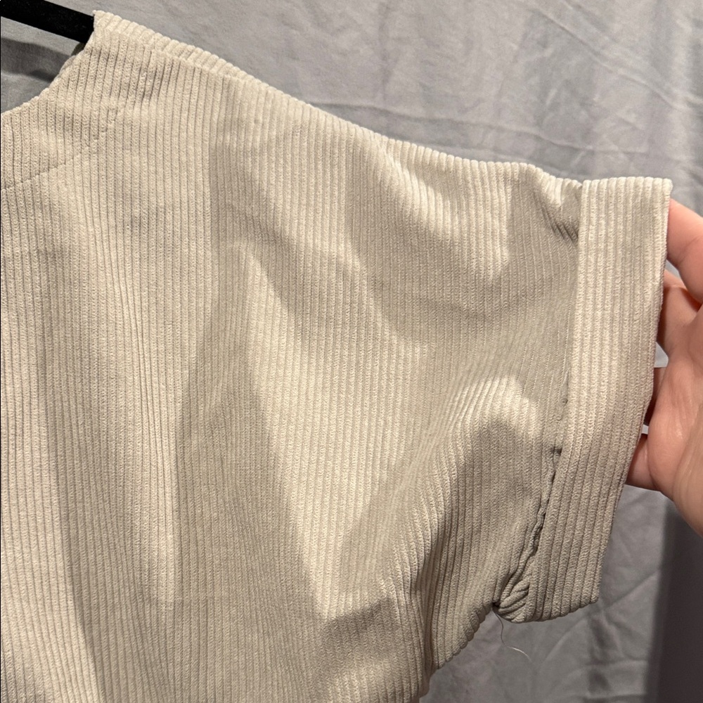 Madewell Cream V-Neck Short Sleeve Tee - Picture 8 of 9